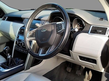 Land Rover Discovery Sport 2.2 Discovery Sport HSE SD4 4WD 5dr 4