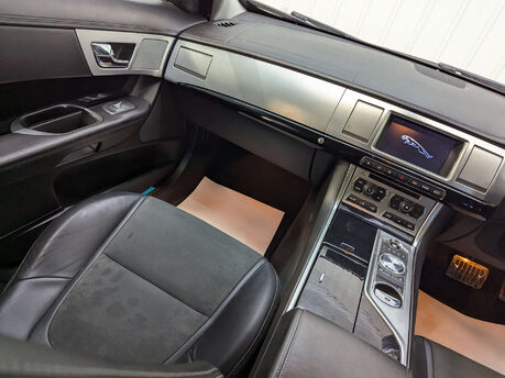 Jaguar XF 2.2 XF Sport Sportbrake D Auto 5dr 49