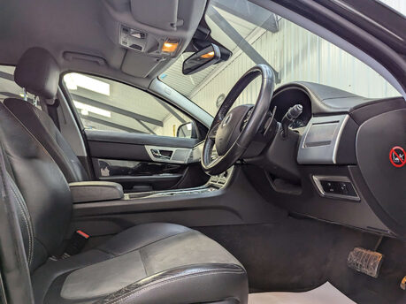 Jaguar XF 2.2 XF Sport Sportbrake D Auto 5dr 52