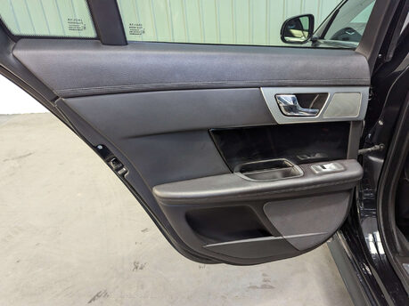 Jaguar XF 2.2 XF Sport Sportbrake D Auto 5dr 73