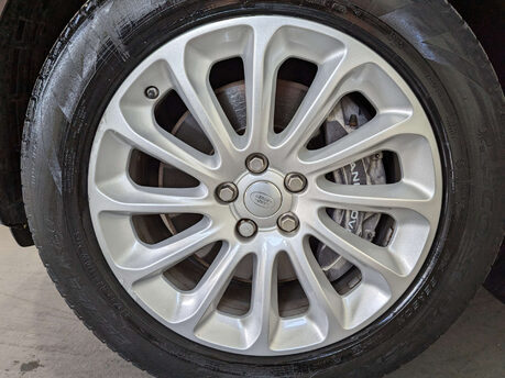 Land Rover Range Rover 4.4 Range Rover Vogue SDV8 Auto 4WD 5dr 31