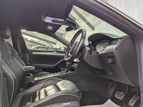 Volkswagen Arteon 2.0 Arteon R-Line TSi Semi-Auto 5dr 52