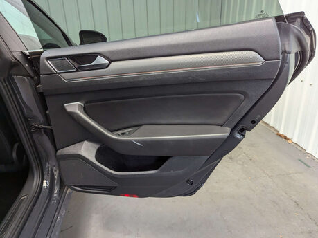 Volkswagen Arteon 2.0 Arteon R-Line TSi Semi-Auto 5dr 64