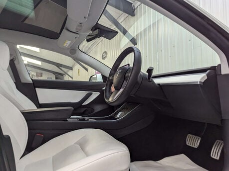 Tesla Model 3 ModeL 3 Performance AWD 4WD 4dr 40