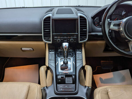 Porsche Cayenne 3.0 Cayenne D V6 Platinum Edition Tiptronic 4WD 5dr 68