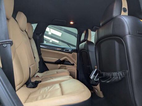Porsche Cayenne 3.0 Cayenne D V6 Platinum Edition Tiptronic 4WD 5dr 53