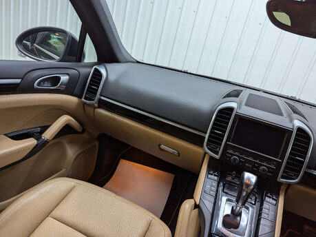 Porsche Cayenne 3.0 Cayenne D V6 Platinum Edition Tiptronic 4WD 5dr 38