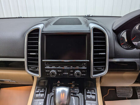 Porsche Cayenne 3.0 Cayenne D V6 Platinum Edition Tiptronic 4WD 5dr 69