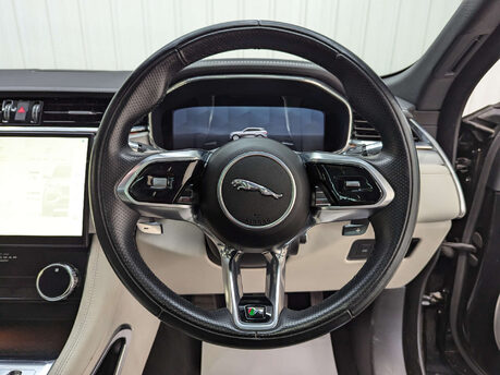 Jaguar F-Pace 2.0 F-PACE R-Dynamic SE D MHEV AWD Auto 4WD 5dr 75
