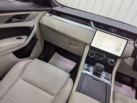Jaguar F-Pace 2.0 F-PACE R-Dynamic SE D MHEV AWD Auto 4WD 5dr 47
