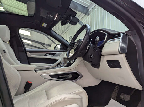 Jaguar F-Pace 2.0 F-PACE R-Dynamic SE D MHEV AWD Auto 4WD 5dr 50