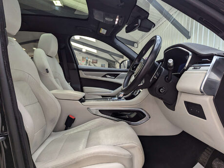 Jaguar F-Pace 2.0 F-PACE R-Dynamic SE D MHEV AWD Auto 4WD 5dr 52