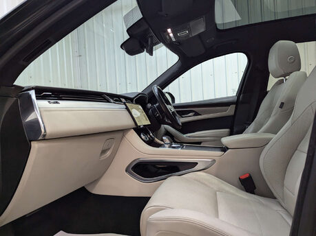 Jaguar F-Pace 2.0 F-PACE R-Dynamic SE D MHEV AWD Auto 4WD 5dr 56