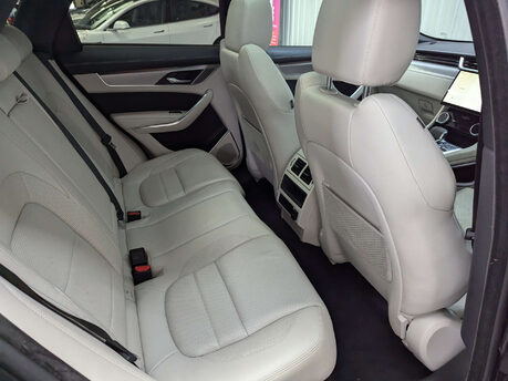 Jaguar F-Pace 2.0 F-PACE R-Dynamic SE D MHEV AWD Auto 4WD 5dr 60