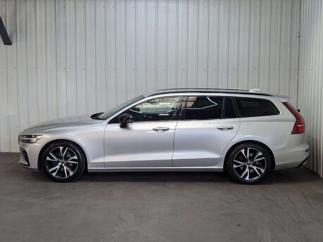 Volvo V60 2.0 V60 R-Design B3 MHEV Auto 5dr 15