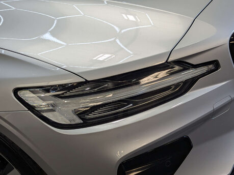Volvo V60 2.0 V60 R-Design B3 MHEV Auto 5dr 28