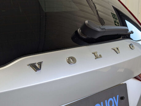 Volvo V60 2.0 V60 R-Design B3 MHEV Auto 5dr 38