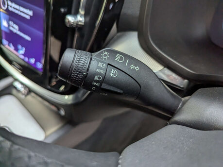 Volvo V60 2.0 V60 R-Design B3 MHEV Auto 5dr 75