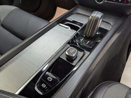 Volvo V60 2.0 V60 R-Design B3 MHEV Auto 5dr 84