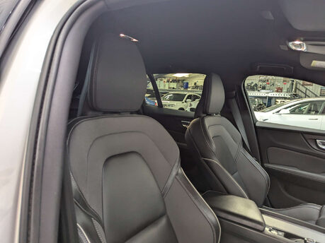 Volvo V60 2.0 V60 R-Design B3 MHEV Auto 5dr 53