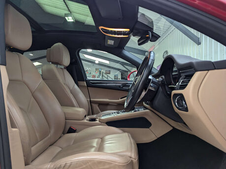 Porsche Macan 2.0 Macan Semi-Auto 4WD 5dr 52