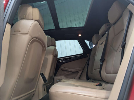 Porsche Macan 2.0 Macan Semi-Auto 4WD 5dr 66