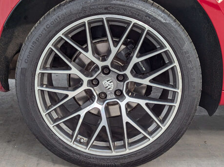 Porsche Macan 2.0 Macan Semi-Auto 4WD 5dr 33