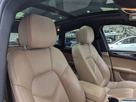 Porsche Macan 2.0 Macan Semi-Auto 4WD 5dr 51