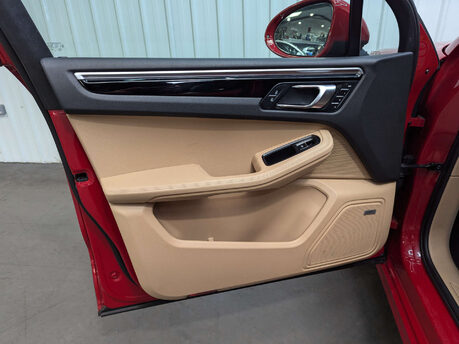 Porsche Macan 2.0 Macan Semi-Auto 4WD 5dr 59