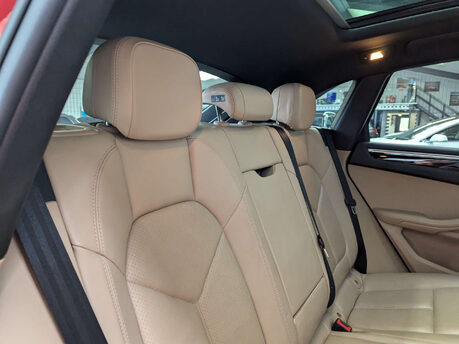 Porsche Macan 2.0 Macan Semi-Auto 4WD 5dr 62