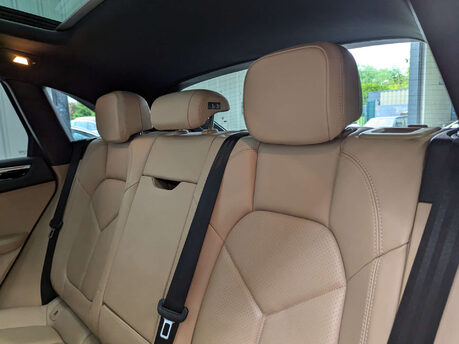 Porsche Macan 2.0 Macan Semi-Auto 4WD 5dr 65