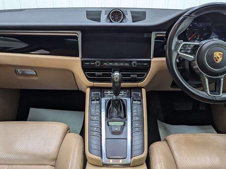 Porsche Macan 2.0 Macan Semi-Auto 4WD 5dr 67
