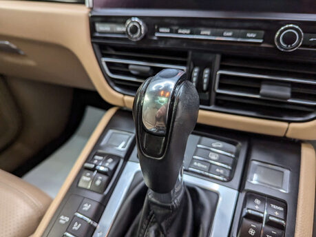 Porsche Macan 2.0 Macan Semi-Auto 4WD 5dr 78