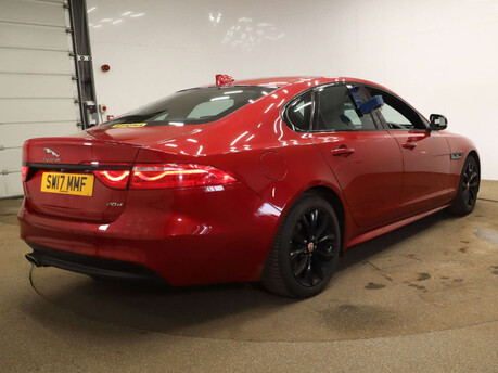 Jaguar XF 2.0 XF R-Sport D Auto 4dr 11