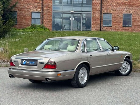 Jaguar Sovereign AUTO 8
