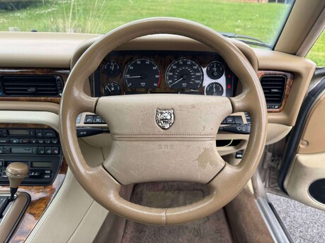 Jaguar Sovereign AUTO 19