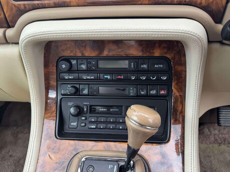 Jaguar Sovereign AUTO 23