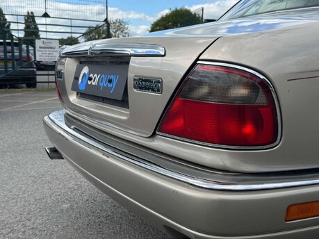 Jaguar Sovereign AUTO 28