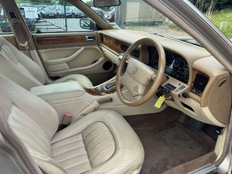 Jaguar Sovereign AUTO 10