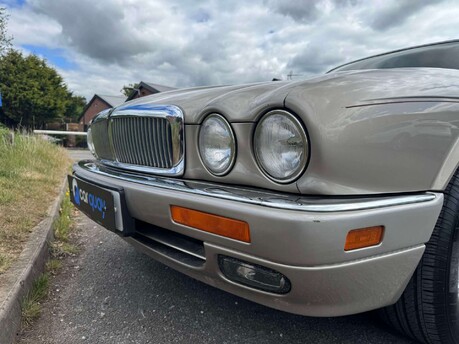Jaguar Sovereign AUTO 26