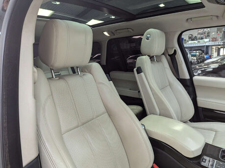 Land Rover Range Rover 4.4 Range Rover Vogue SDV8 Auto 4WD 5dr 47