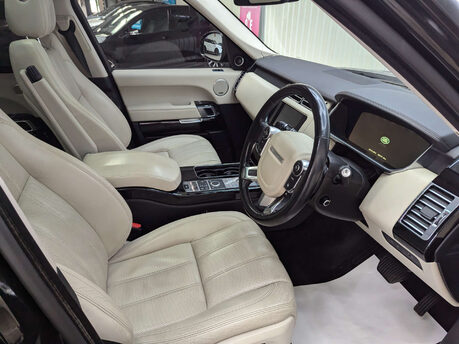 Land Rover Range Rover 4.4 Range Rover Vogue SDV8 Auto 4WD 5dr 45