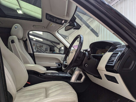 Land Rover Range Rover 4.4 Range Rover Vogue SDV8 Auto 4WD 5dr 46