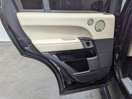 Land Rover Range Rover 4.4 Range Rover Vogue SDV8 Auto 4WD 5dr 67