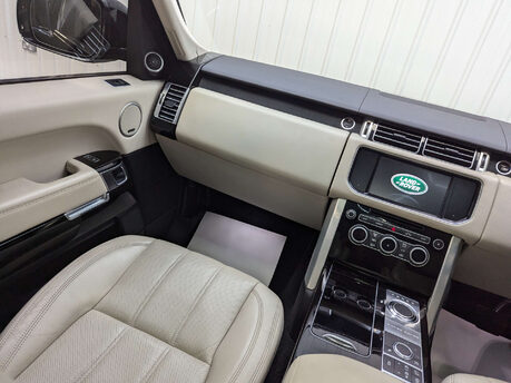 Land Rover Range Rover 4.4 Range Rover Vogue SDV8 Auto 4WD 5dr 68