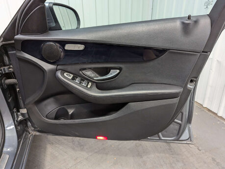 Mercedes-Benz C Class 2.0 C 220 SE D Auto 4dr 54