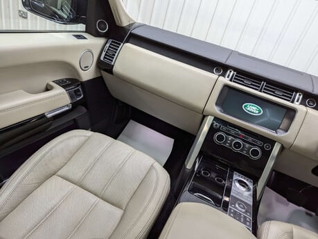 Land Rover Range Rover 4.4 SD V8 Autobiography Auto 4WD Euro 6 (s/s) 5dr 52