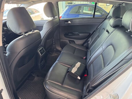 Kia Sportage 1.7 Sportage 3 CRDi ISG Semi-Auto 5dr 9