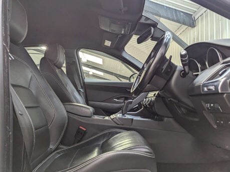 Jaguar E-Pace 2.0 E-Pace R-Dynamic SE D AWD Auto 4WD 5dr 55