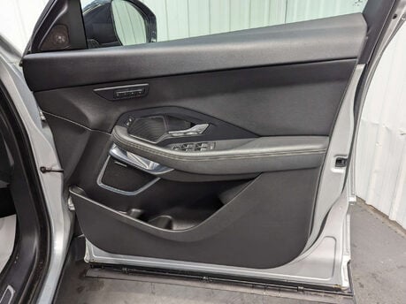 Jaguar E-Pace 2.0 E-Pace R-Dynamic SE D AWD Auto 4WD 5dr 56